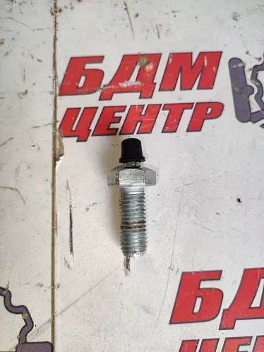 Болт 12х30-8.8 под масленку